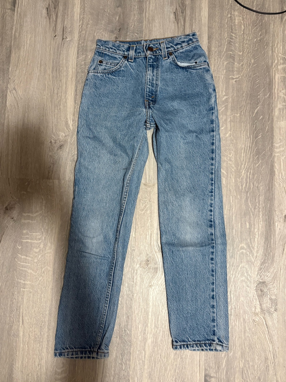 Vintage Levi’s orange tab light blue jeans size 23